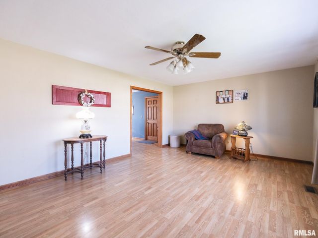 1930 Saint Clair Drive, Pekin, IL 61554