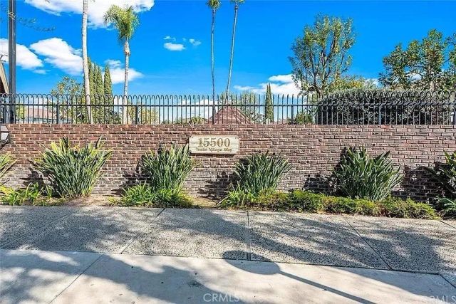 15500 Tustin Village 103, Tustin, CA 92780