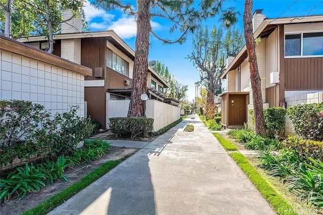 15500 Tustin Village 103, Tustin, CA 92780