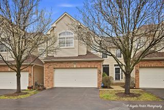 6044 Canterbury Lane 9-3, Hoffman Estates, IL 60192