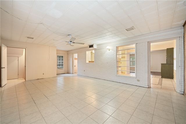 1402 Casa Linda Dr, Corpus Christi, TX 78411