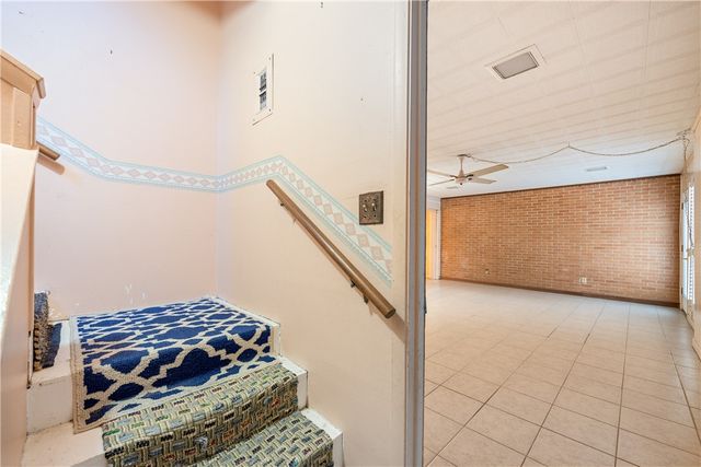 1402 Casa Linda Dr, Corpus Christi, TX 78411