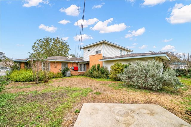 1402 Casa Linda Dr, Corpus Christi, TX 78411