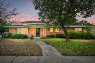1402 Casa Linda Dr, Corpus Christi, TX 78411