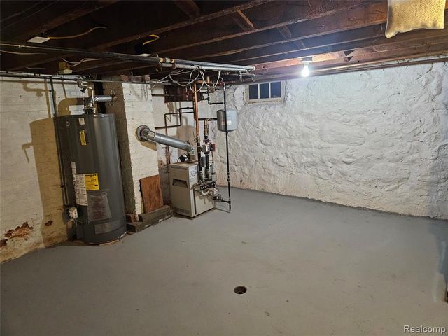 6209 E Atherton Road, Burton, MI 48519