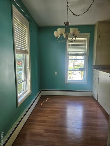 6209 E Atherton Road, Burton, MI 48519