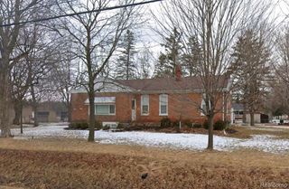 6209 E Atherton Road, Burton, MI 48519