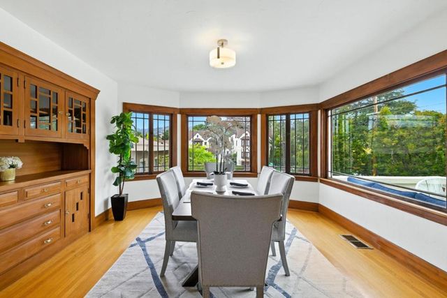 5555 Carlton Street, Oakland, CA 94618