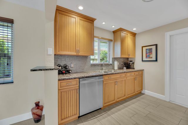 2401 NE 17th Terrace, Wilton Manors, FL 33305