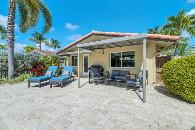 2401 NE 17th Terrace, Wilton Manors, FL 33305