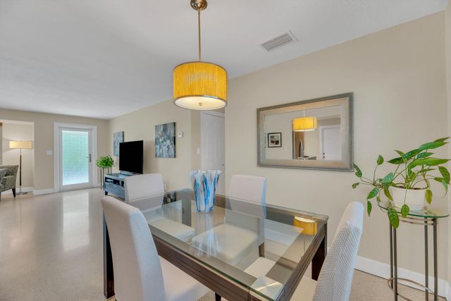 2401 NE 17th Terrace, Wilton Manors, FL 33305