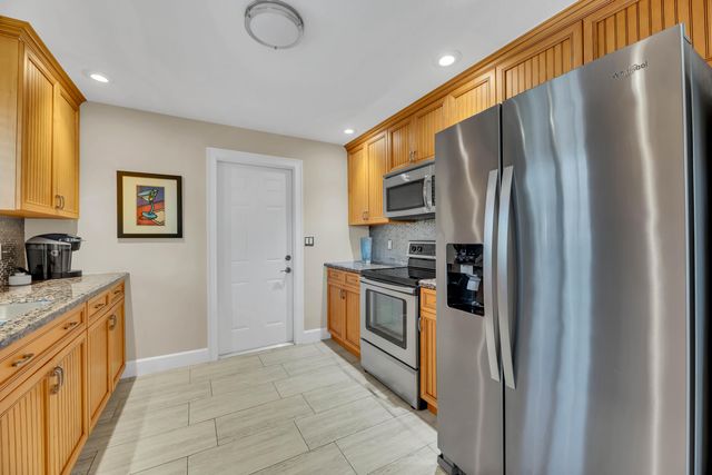 2401 NE 17th Terrace, Wilton Manors, FL 33305