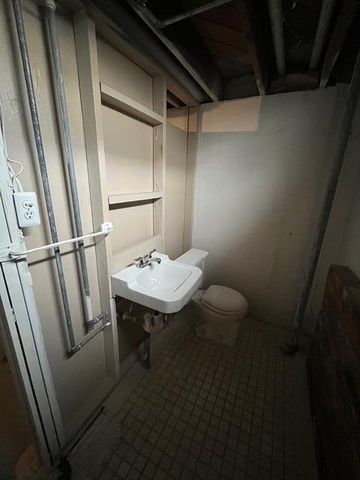 20951 Meadowlark Street, Farmington, MI 48336