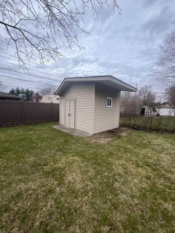 20951 Meadowlark Street, Farmington, MI 48336