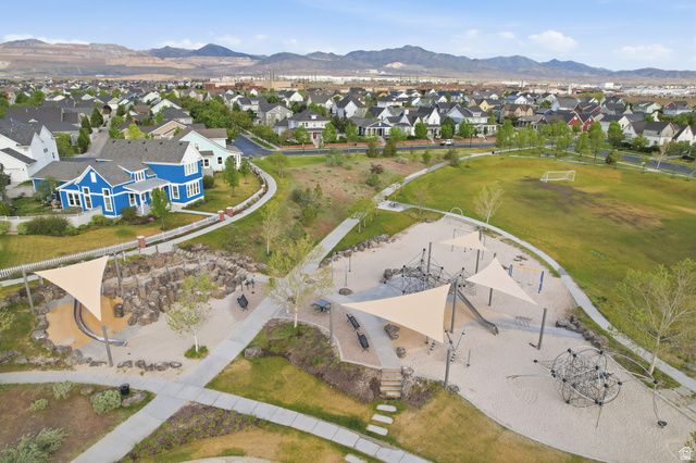 10371 S FISH HOOK RD, South Jordan, UT 84009
