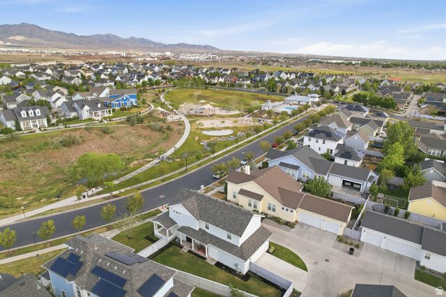 10371 S FISH HOOK RD, South Jordan, UT 84009