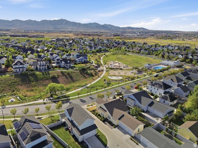 10371 S FISH HOOK RD, South Jordan, UT 84009