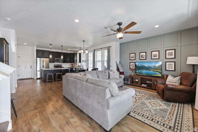 10371 S FISH HOOK RD, South Jordan, UT 84009