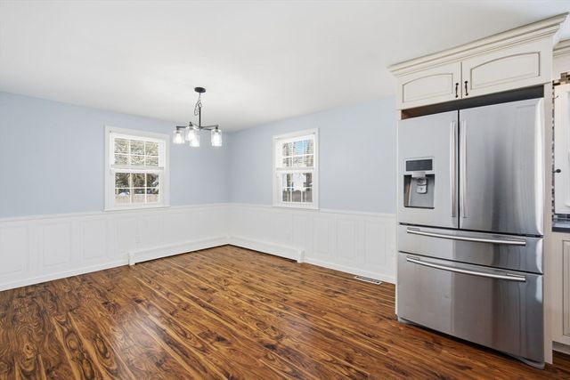 16 Deerfoot Dr, East Longmeadow, MA 01028