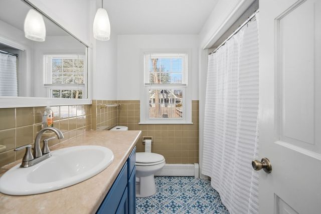 16 Deerfoot Dr, East Longmeadow, MA 01028