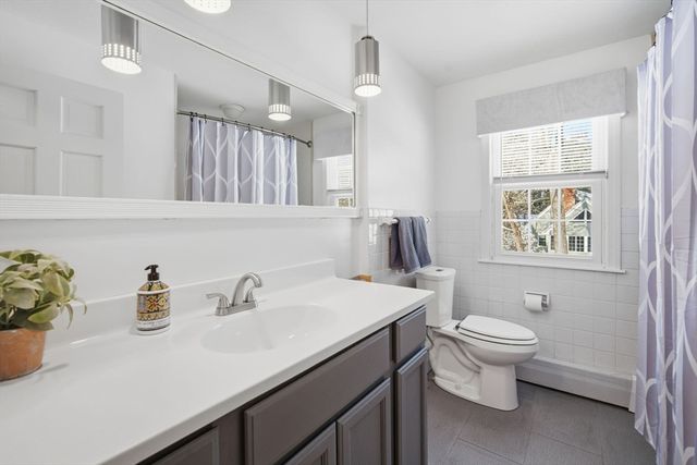 16 Deerfoot Dr, East Longmeadow, MA 01028