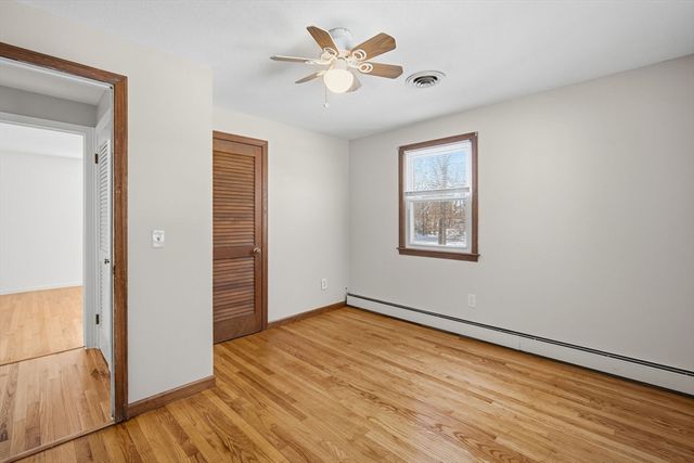 16 Deerfoot Dr, East Longmeadow, MA 01028