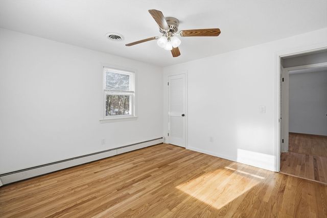 16 Deerfoot Dr, East Longmeadow, MA 01028