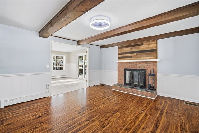 16 Deerfoot Dr, East Longmeadow, MA 01028