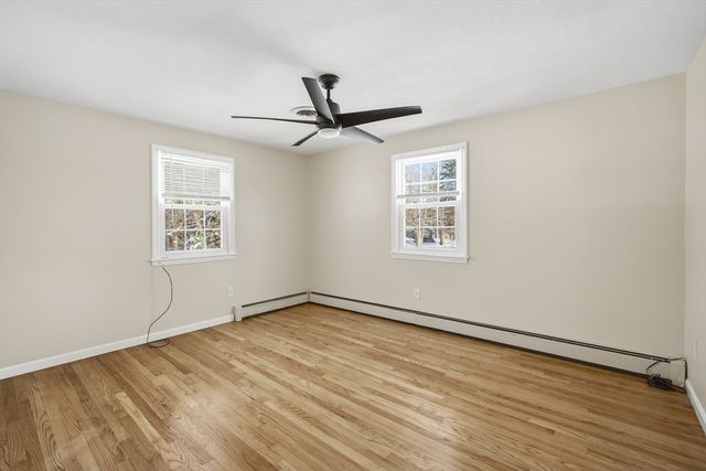 16 Deerfoot Dr, East Longmeadow, MA 01028