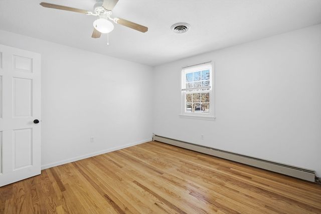 16 Deerfoot Dr, East Longmeadow, MA 01028