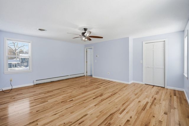 16 Deerfoot Dr, East Longmeadow, MA 01028