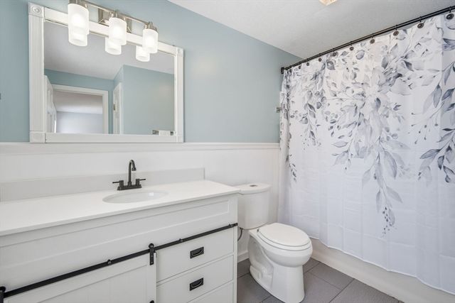 16 Deerfoot Dr, East Longmeadow, MA 01028