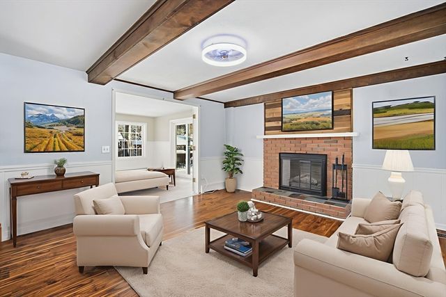 16 Deerfoot Dr, East Longmeadow, MA 01028