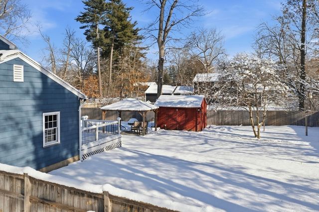 16 Deerfoot Dr, East Longmeadow, MA 01028