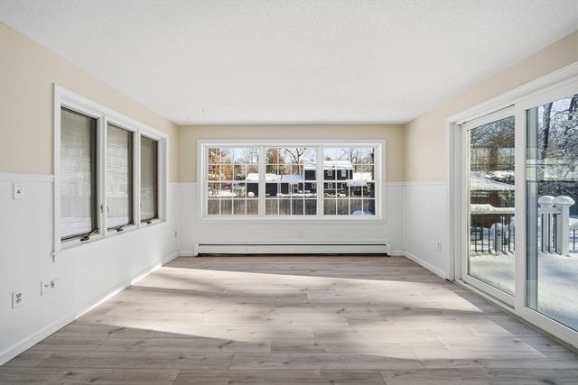 16 Deerfoot Dr, East Longmeadow, MA 01028