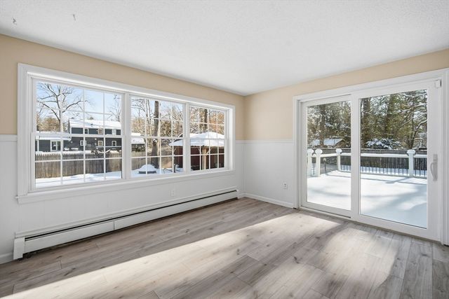 16 Deerfoot Dr, East Longmeadow, MA 01028