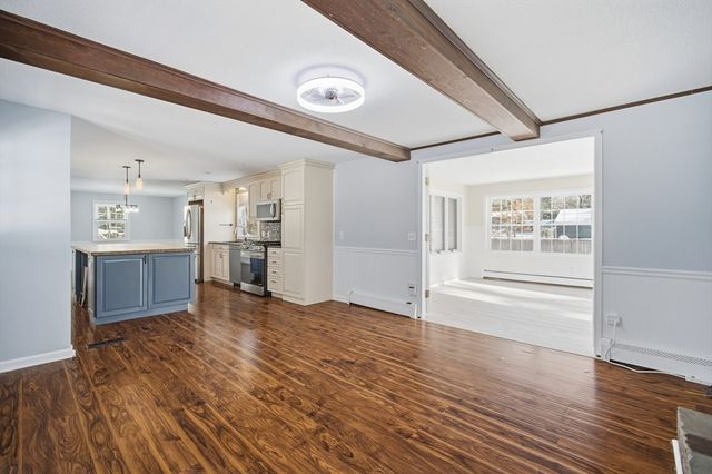 16 Deerfoot Dr, East Longmeadow, MA 01028