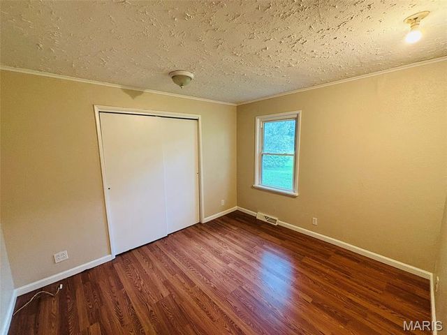 145 Hickory Grove, Salem, IL 62881