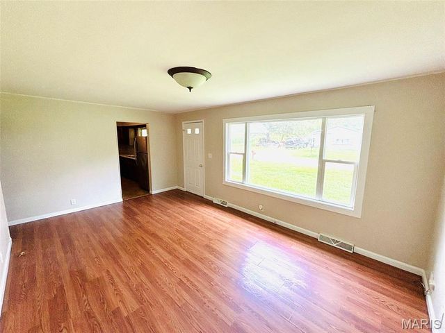 145 Hickory Grove, Salem, IL 62881