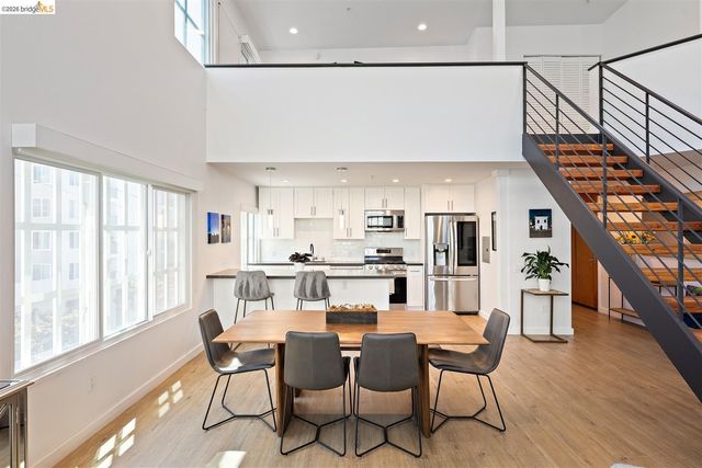 201 3rd St 302, Oakland, CA 94607