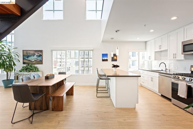 201 3rd St 302, Oakland, CA 94607
