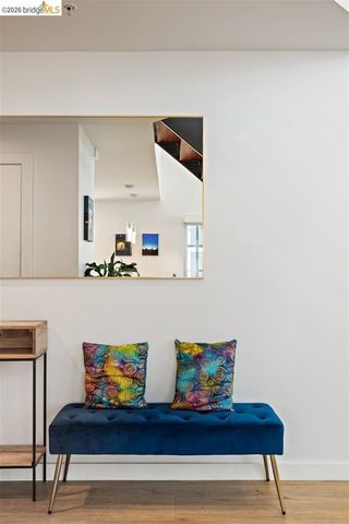 201 3rd St 302, Oakland, CA 94607