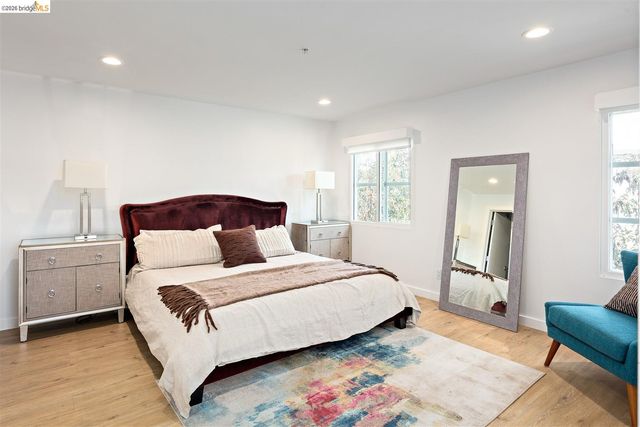 201 3rd St 302, Oakland, CA 94607