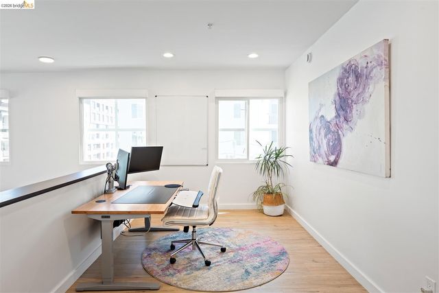 201 3rd St 302, Oakland, CA 94607