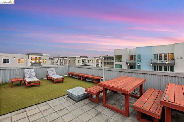 201 3rd St 302, Oakland, CA 94607