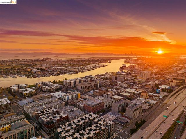 201 3rd St 302, Oakland, CA 94607