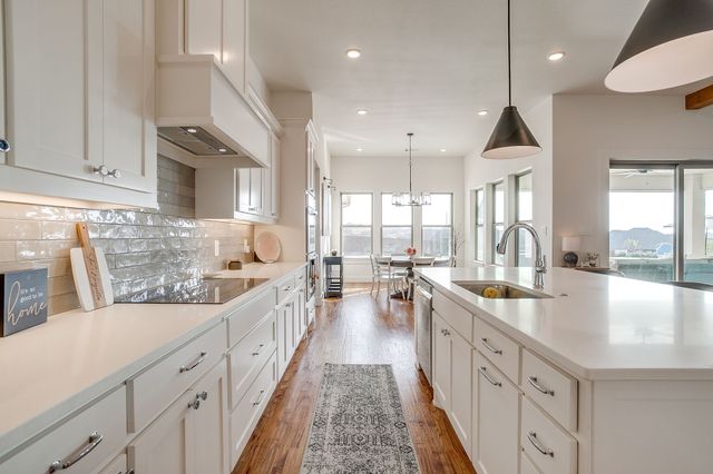 7732 Laura Lake Lane, Fort Worth, TX 76126