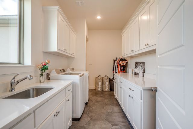 7732 Laura Lake Lane, Fort Worth, TX 76126