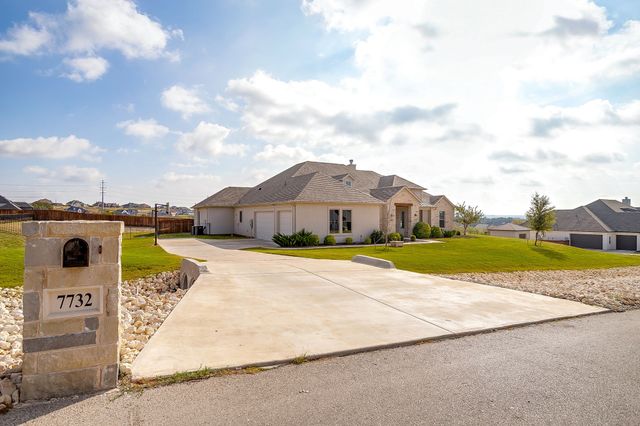 7732 Laura Lake Lane, Fort Worth, TX 76126