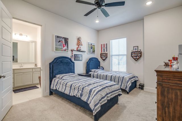 7732 Laura Lake Lane, Fort Worth, TX 76126